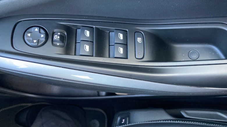 Vauxhall Grandland 1.2 Turbo Ultimate 5dr Petrol Hatchback